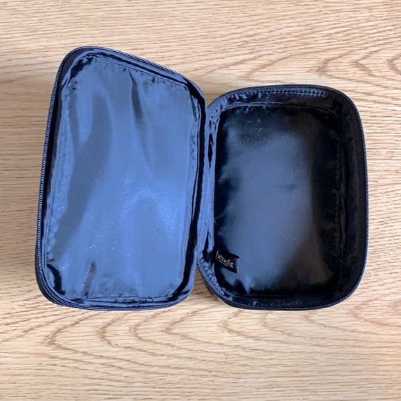 🌟Benefit they’re real zippered case - Picture 3 of 5